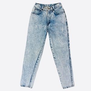 VTG Levi’s Acid Wash High Waisted Mom Jeans Size 8